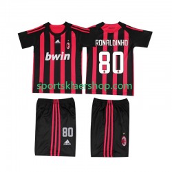 AC Milan drakt RONALDINHO 80 2009 Retro Hjemmetrøye Kort erm 2008 , Barnesett AC Milan drakt RONALDINHO 80 2009 Retro Hjemmetrøye Kort erm 2008 , Barnesett